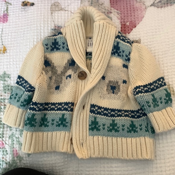 Gap - Picture 1 of 2